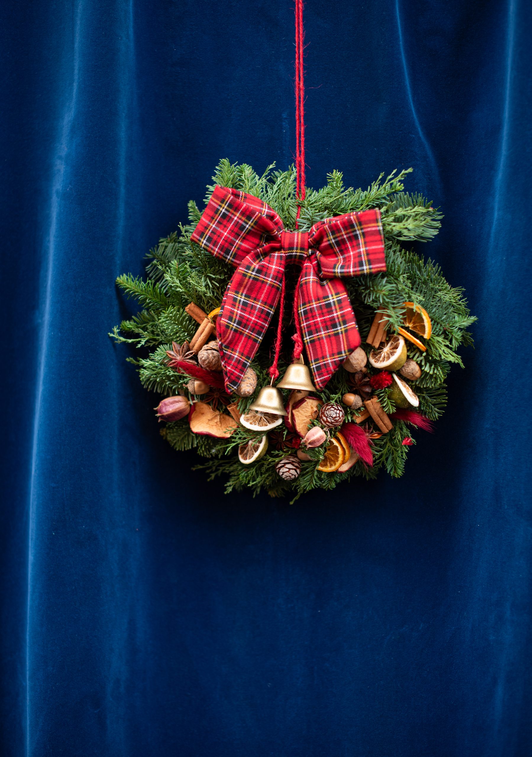 la classica ghirlanda natalizia con fiocco Tartan - immagine 6